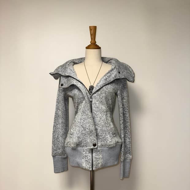 Sorridere 하이넥 그레이 후드집업