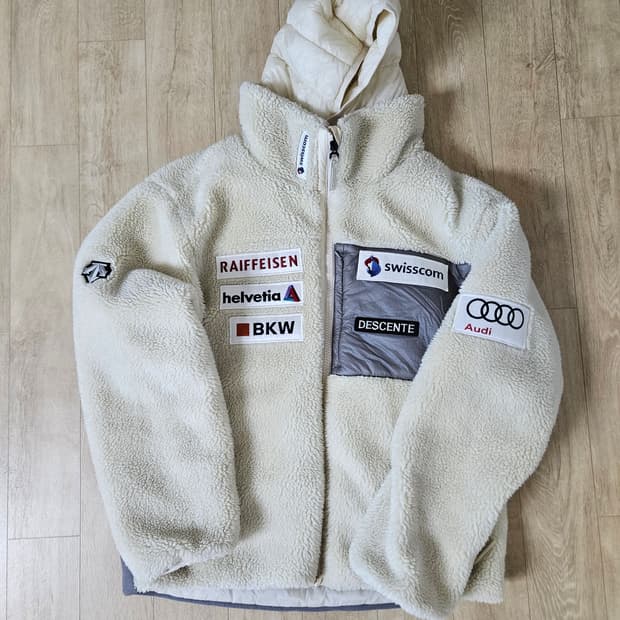 데상트 스위스 스키팀 후리스