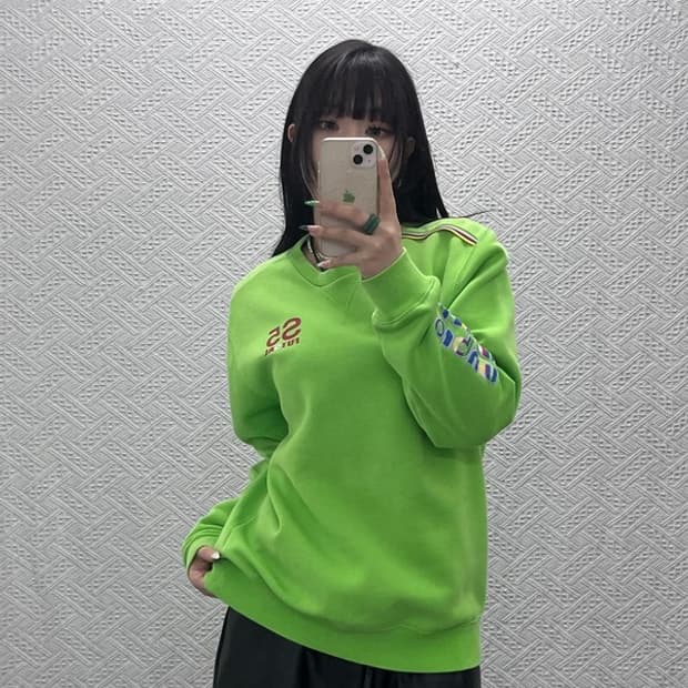 엄브로 올드스쿨 키치 프린팅 네온그린 기모 맨투맨 M C09356