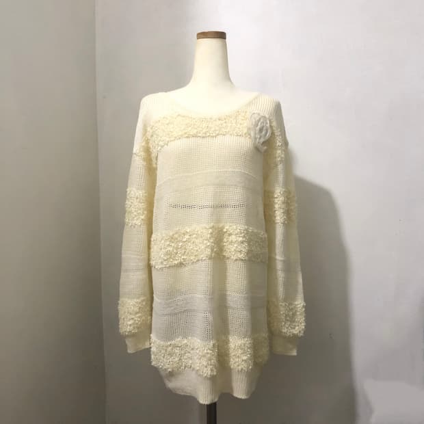 오즈세컨 아이보리 코사지 롱 니트 페어리 빈티지