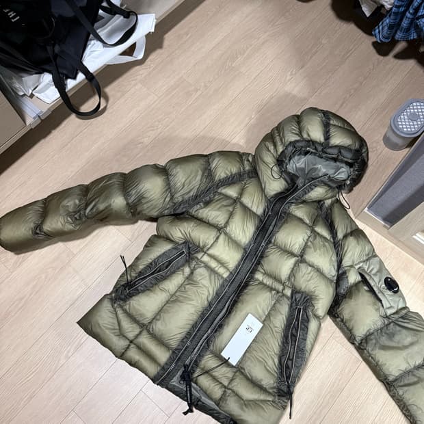 CP컴퍼니 DD쉘 패딩 자켓 M