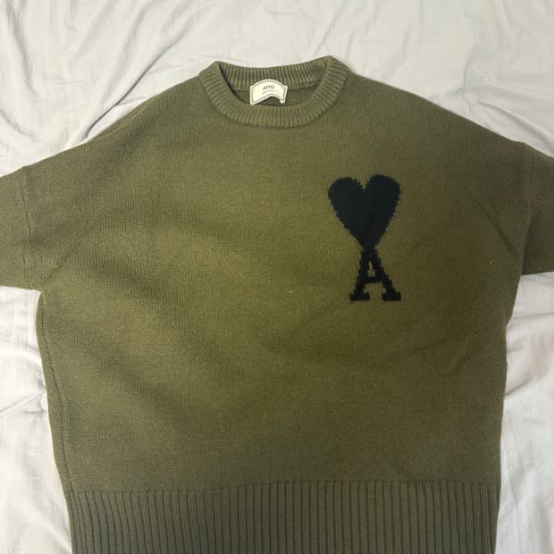 Ami 빅로고 올리브 니트
