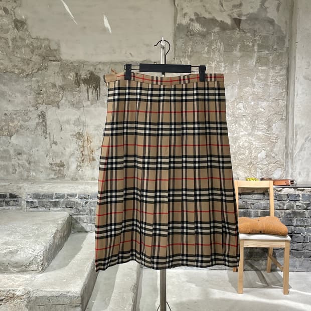 버버리 베이지 노바체크 핀턱 롱 스커트