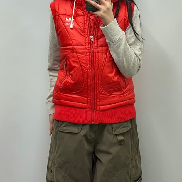 아디다스 자수로고 네이비 조끼패딩