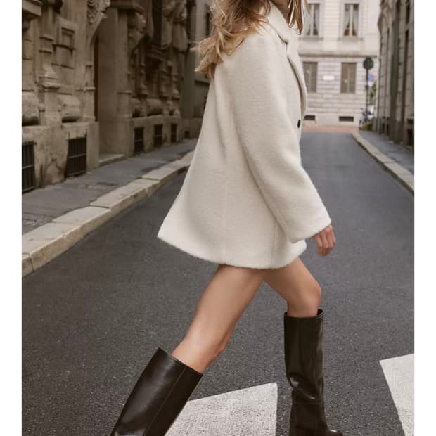 자라 부클 더블 브레스트 세미 롱 코트 M사이즈