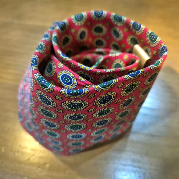 메달리온 플라워 실크 타이