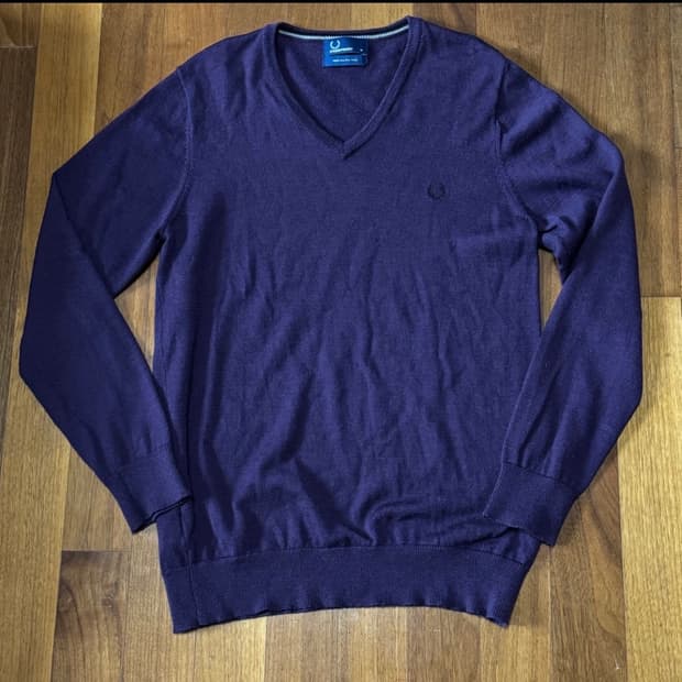 프레드페리 메리노 울 브이넥 니트