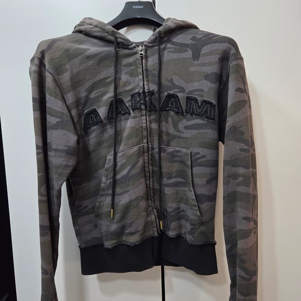 아캄 후드집업 1 블랙 contrast logo zip-up hoodie