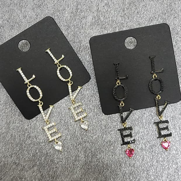 LOVE earrings set