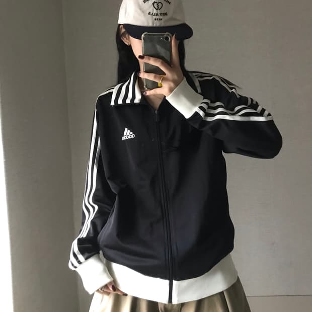 아디다스 블랙 스트라이프 져지