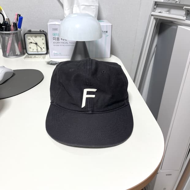 graduation pictures again 볼캡