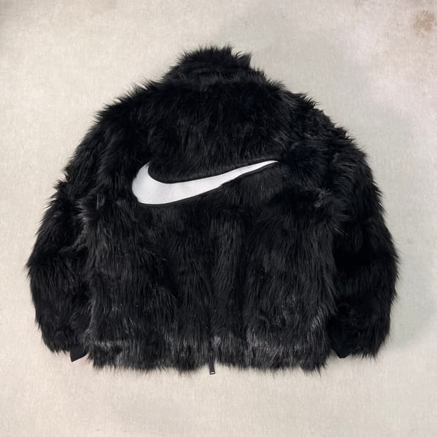 100 나이키 x 앰부쉬 리버시블 포우퍼 코트 블랙