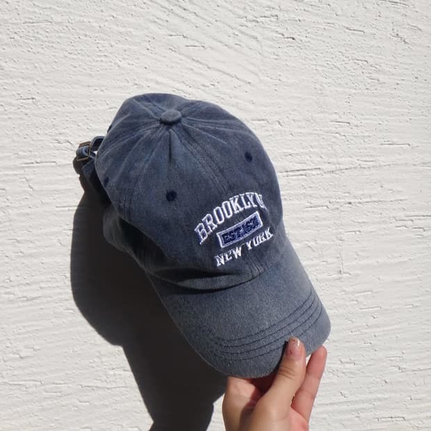 Brooklyn lettering ball cap / navy