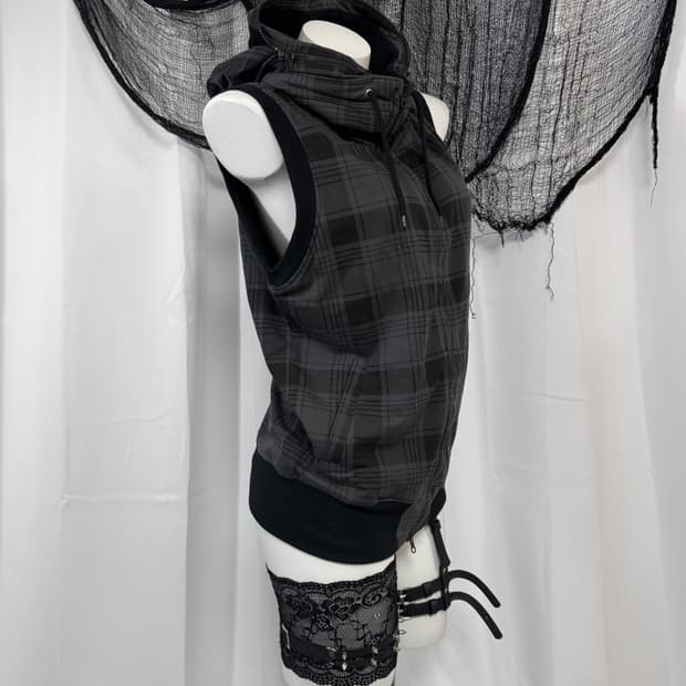 checek hood vest zip up