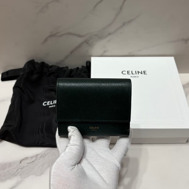 [정품] S급 셀린느 트라이폴드 중지갑 올리브