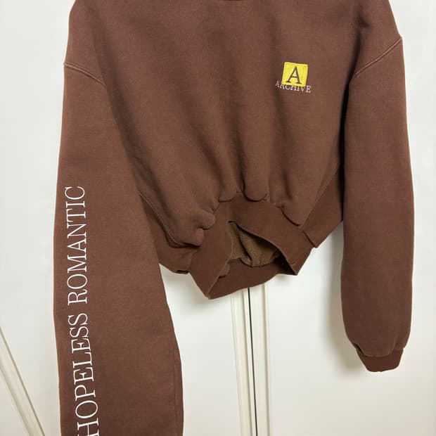 앤더슨밸 브라운크롭맨투맨 