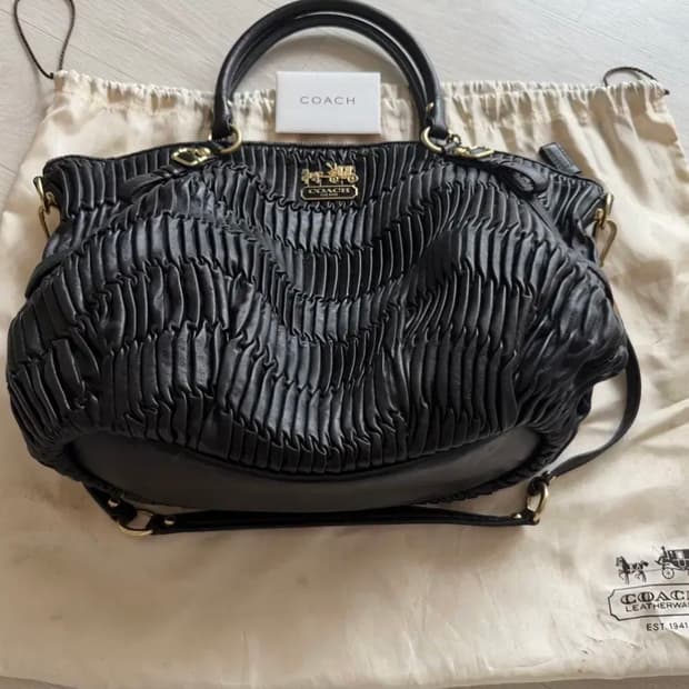 코치 메디슨 소피아 셔링 가죽 가방