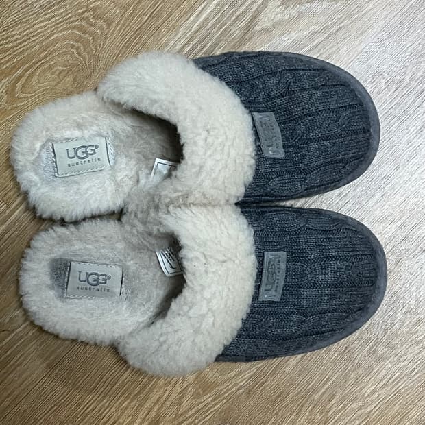 UGG 어그 니트 슬리퍼