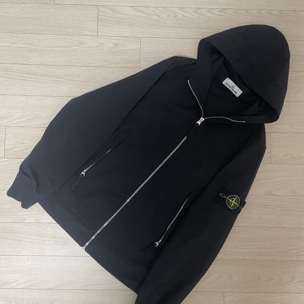 [ S ] 정품 스톤아일랜드 라이트 소프트쉘 블랙