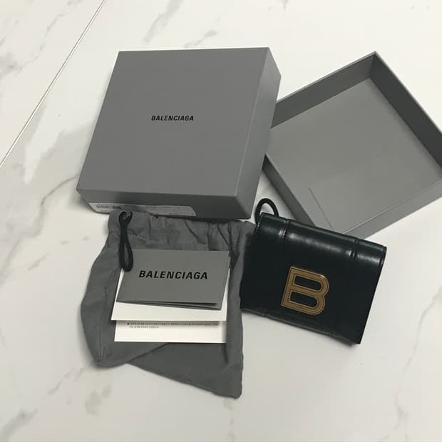 발렌시아가 컴팩트 B로고 반지갑 풀박스