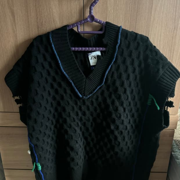 자라 아더에러 니트 베스트