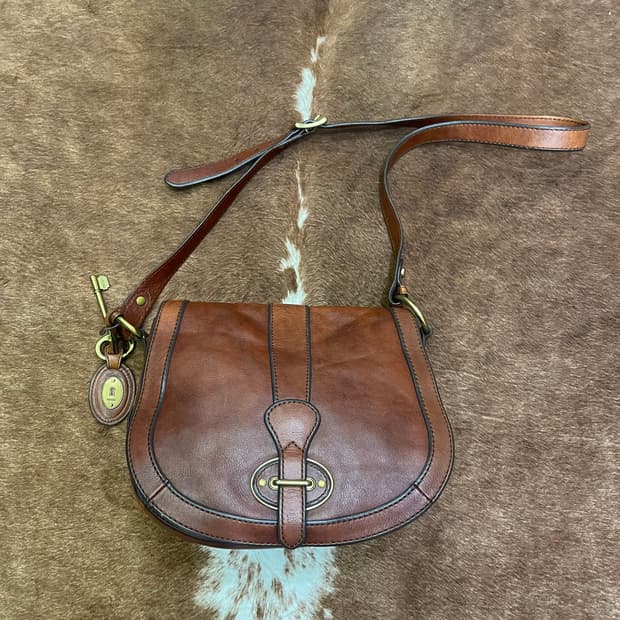 파슬 FOSSIL 레더 크로스