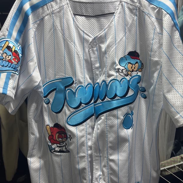 LG 트윈스 X 크아 콜라보 야구 유니폼