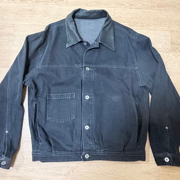 폴리테루 레더카라 트러커