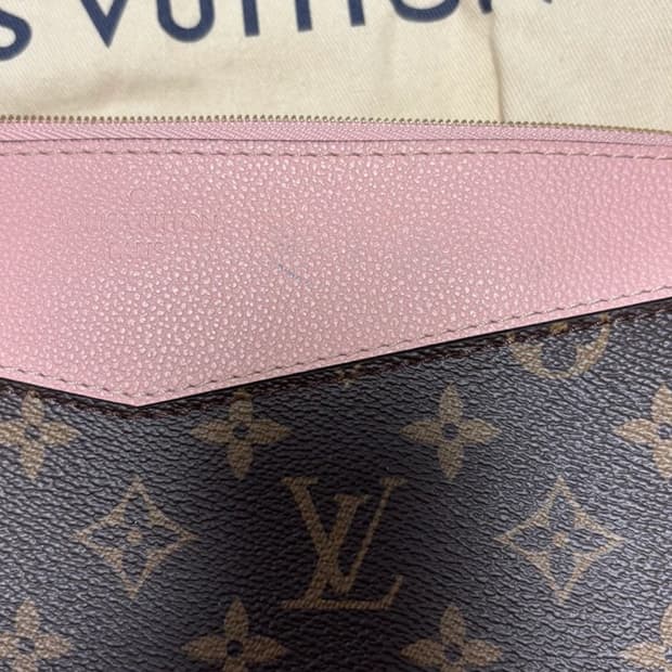 루이비통 파우치 클러치백 핑크 풀구성
