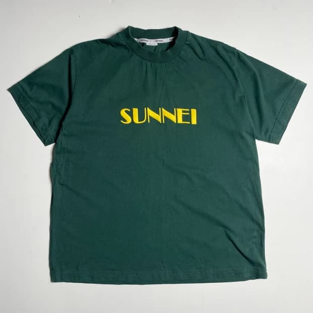 써네이 SUNNEI 클래식 로고 프린트 반팔 티셔츠 R1076