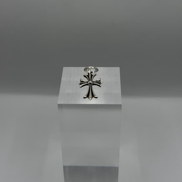 크롬하츠 목걸이 판매합니다. [ 타이니 CH 크로스 펜던트 참 ]