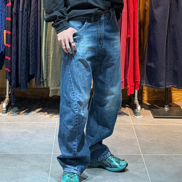 31in 리바이스 엔지니어드 벨티드 워싱데미지 데님팬츠