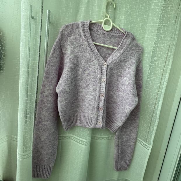 라벤더 색감 예쁜 니트 가디건