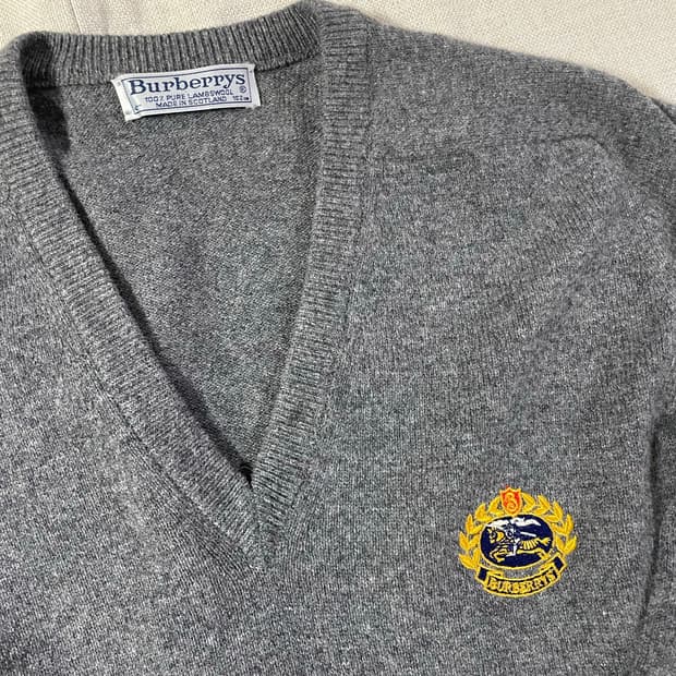 버버리 월계 브이넥니트