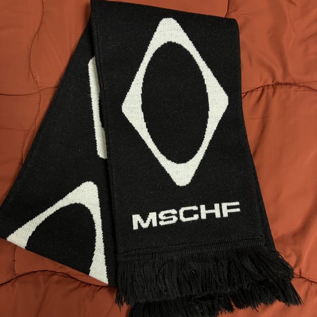 미스치프 머플러