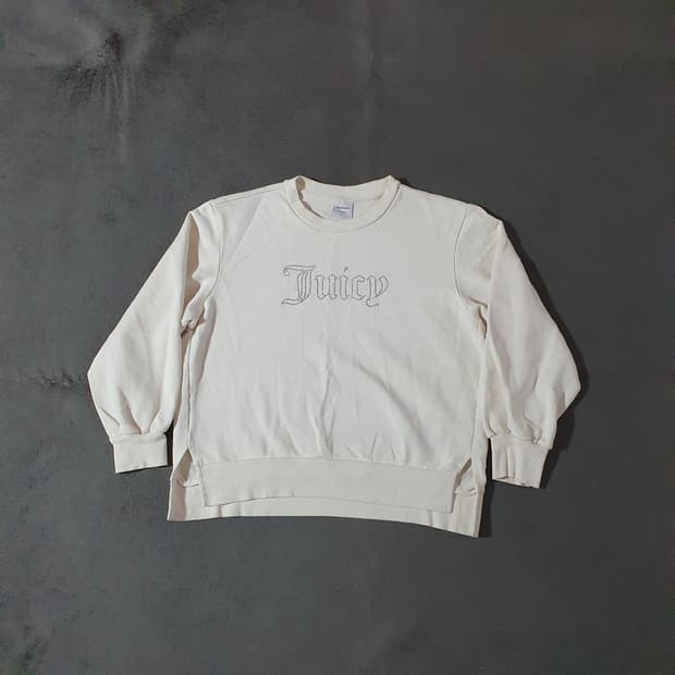 쥬시꾸뛰르 큐빅로고 맨투맨 L 화이트