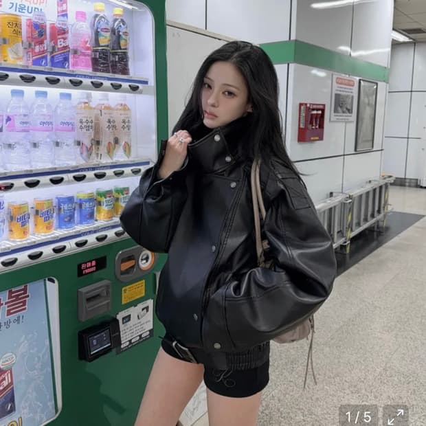 카키포인트 Structured HighNeck Leather Jacket