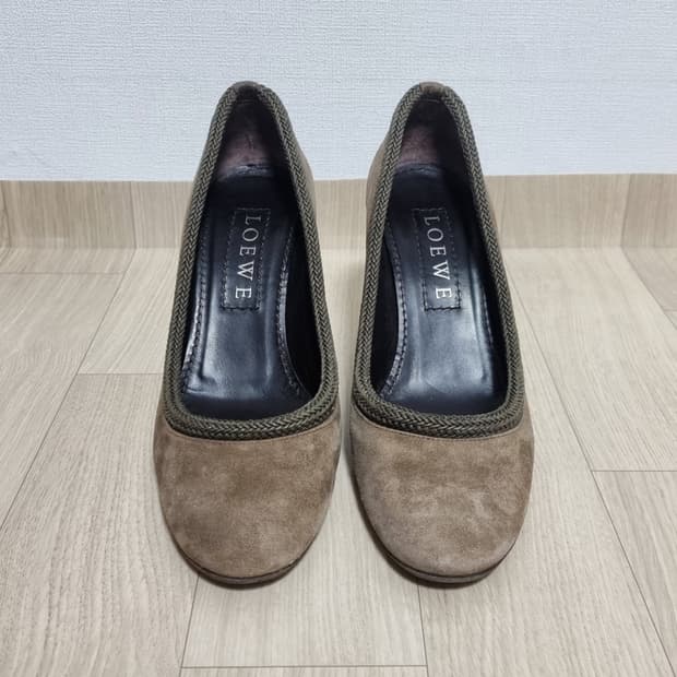 로에베 LOEWE 스웨이드 펌프스 하이힐 구두 (37/240/굽8cm)