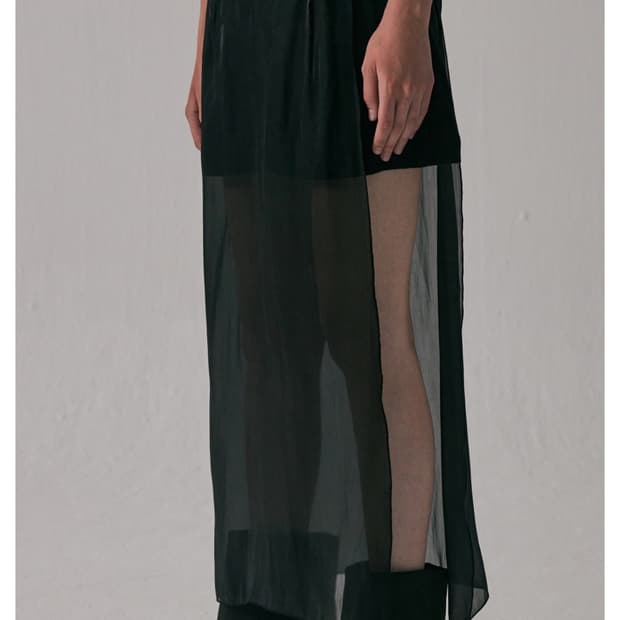 See-Through V Low-Waist Mini Skirt [ Bla
