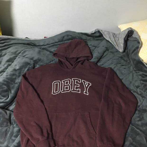 Obey 후드티