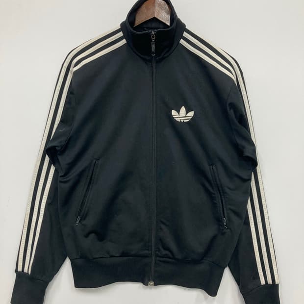 아디다스 블랙 트랙탑 져지