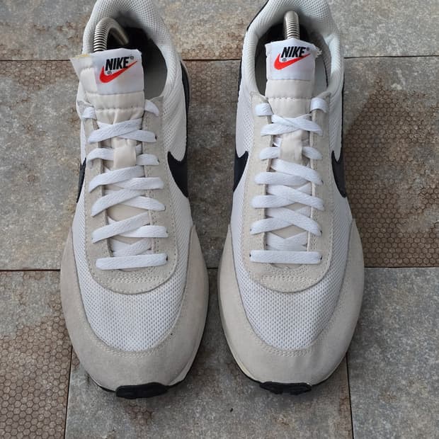 (285)나이키 에어 테일윈드 79 흰검 