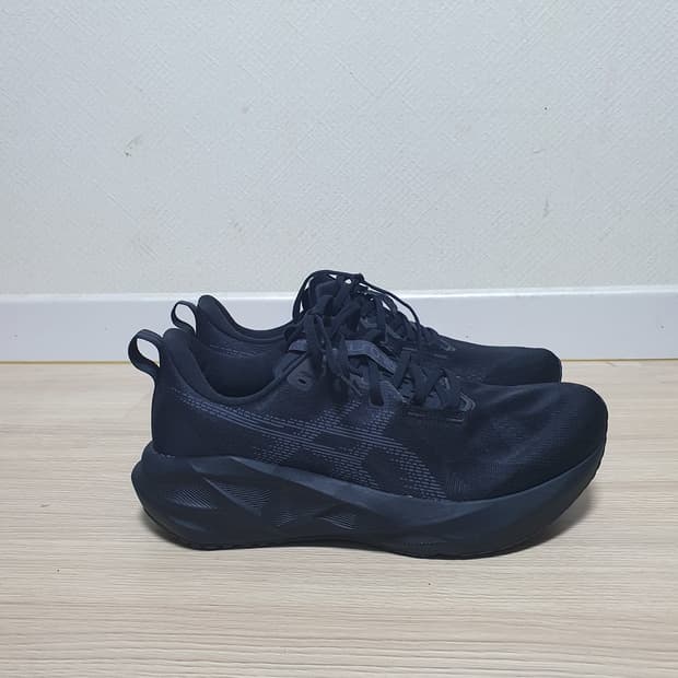 아식스 노바블라스트 5 와이드 러닝화 285