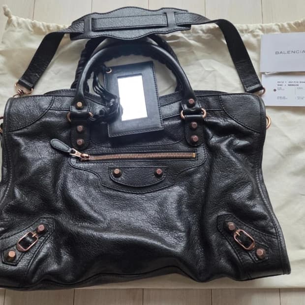 발렌시아가 모터백 블랙