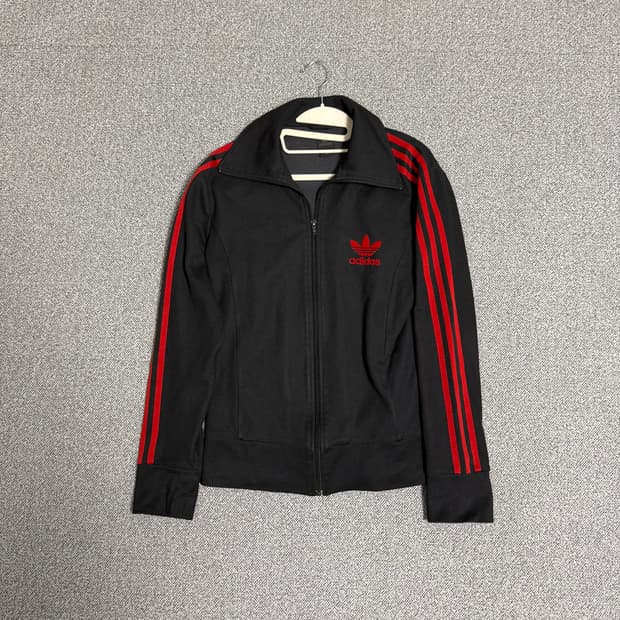 아디다스 유로파 져지 희귀 검빨 블랙레드 95