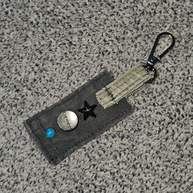 칼하트 버튼 커스텀 키링 / 11908