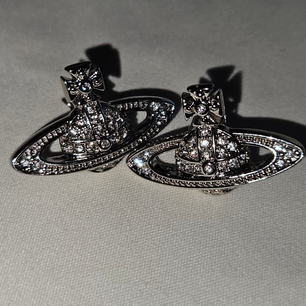 비비안웨스트우드 귀걸이 실버