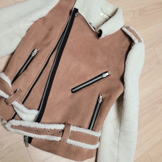 브라운 겨울 배색 무스탕