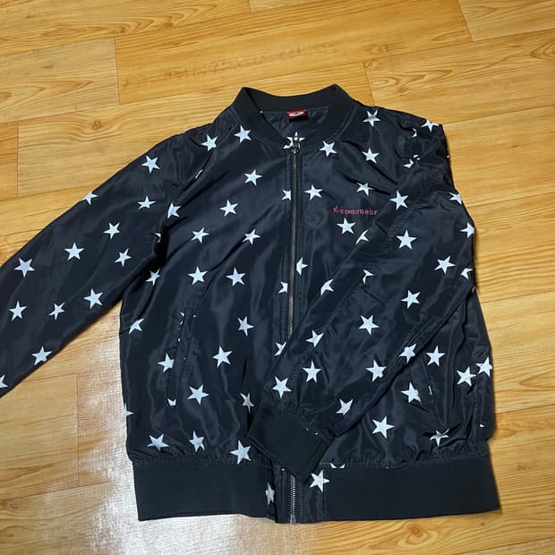 컨버스 별 바람막이