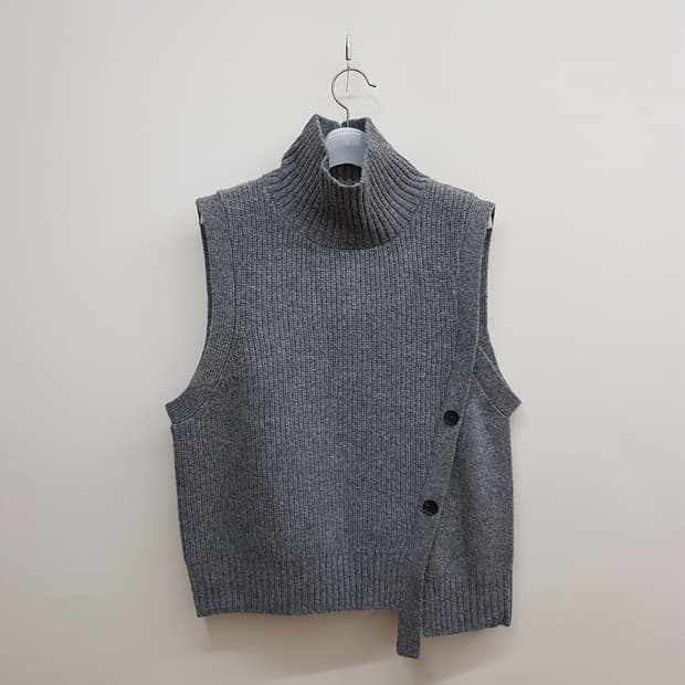 구호플러스 2023 울 하이넥 니트 베스트  F사이즈